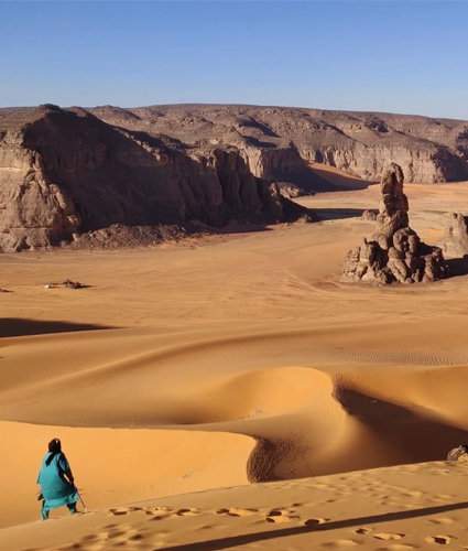 TAGHIT L'ENCHANTERESSE PAR AVION